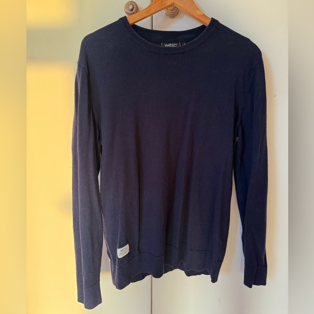 Men’s Wesc navy sweater